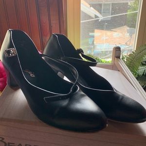 CAPEZIO theater shoes with heel black